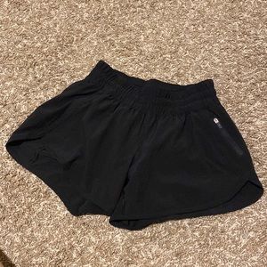 Lululemon tracker short V 4”